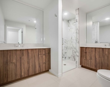 1021 S Shenandoah Street - Photo Thumbnail 5
