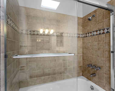 1342 Harvard Street - Photo Thumbnail 9