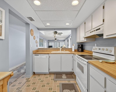 10310 S Ocean Drive - Photo Thumbnail 9