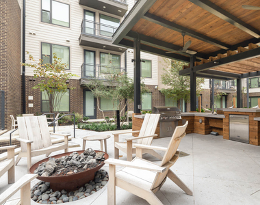 411 W Commerce St - Photo Thumbnail 47