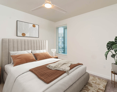 411 W Commerce St - Photo Thumbnail 18