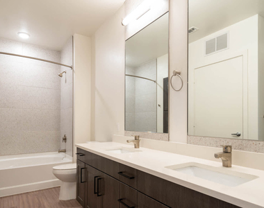 411 W Commerce St - Photo Thumbnail 50