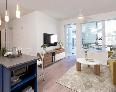 411 W Commerce St - Photo Thumbnail 62