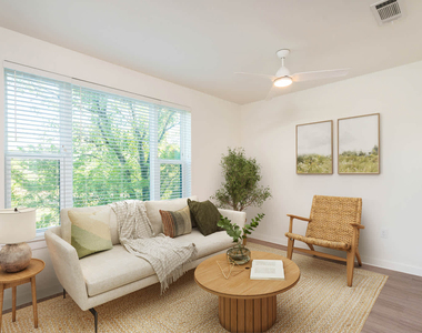 411 W Commerce St - Photo Thumbnail 10