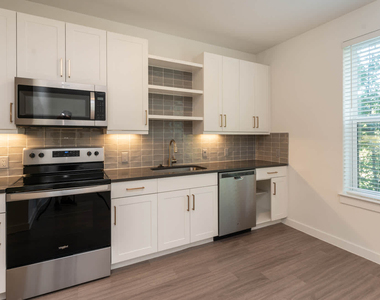 411 W Commerce St - Photo Thumbnail 71