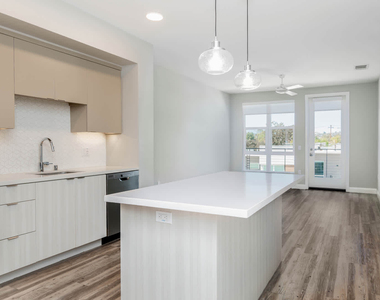 4275 Mission Bay Drive - Photo Thumbnail 10