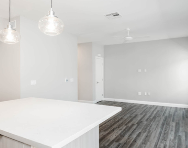 4275 Mission Bay Drive - Photo Thumbnail 9