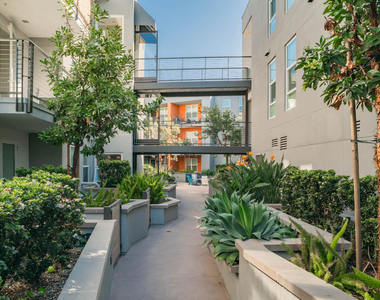 4275 Mission Bay Drive - Photo Thumbnail 2