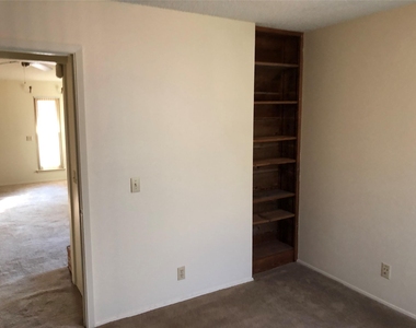 914 W Meadowmere Ln - Photo Thumbnail 27