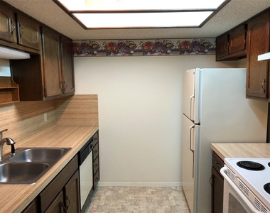 914 W Meadowmere Ln - Photo Thumbnail 6