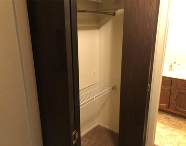 914 W Meadowmere Ln - Photo Thumbnail 19