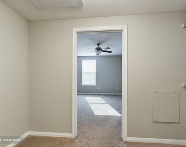 2502 Leon St - Photo Thumbnail 11