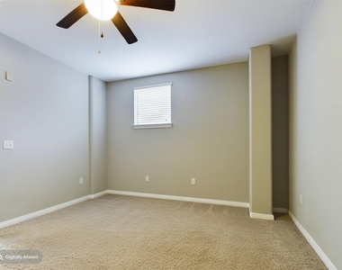 2502 Leon St - Photo Thumbnail 5