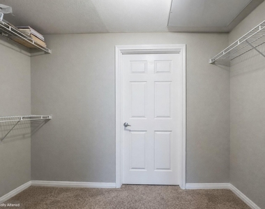 2502 Leon St - Photo Thumbnail 12