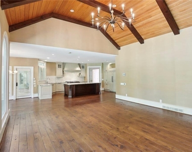 1965 W Wesley Road Nw - Photo Thumbnail 12