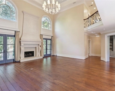 1965 W Wesley Road Nw - Photo Thumbnail 14