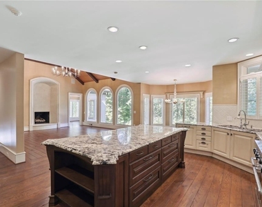 1965 W Wesley Road Nw - Photo Thumbnail 19