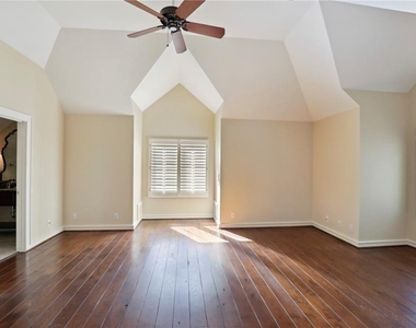 1965 W Wesley Road Nw - Photo Thumbnail 10