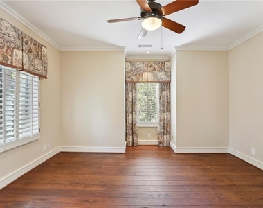 1965 W Wesley Road Nw - Photo Thumbnail 8