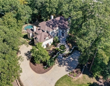 1965 W Wesley Road Nw - Photo Thumbnail 5
