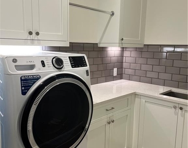 106 Spring Street - Photo Thumbnail 10