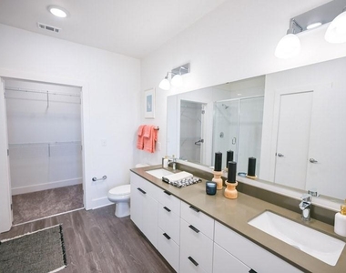 72 Milton Avenue - Photo Thumbnail 10