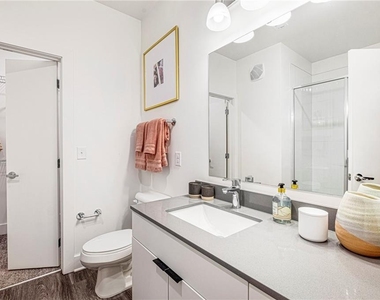 72 Milton Avenue - Photo Thumbnail 8