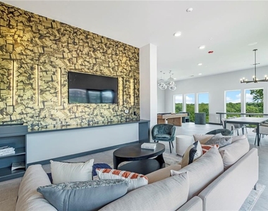 72 Milton Avenue - Photo Thumbnail 13