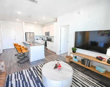 72 Milton Avenue - Photo Thumbnail 5