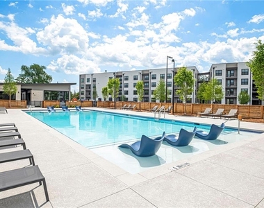72 Milton Avenue - Photo Thumbnail 20