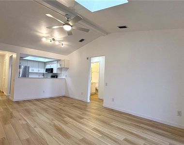 804 Mohawk Parkway - Photo Thumbnail 5