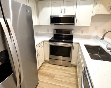 804 Mohawk Parkway - Photo Thumbnail 2