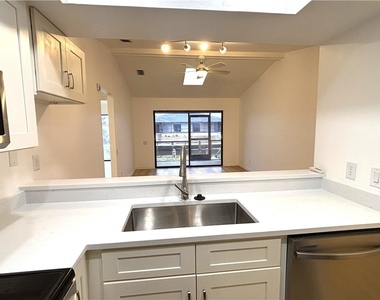 804 Mohawk Parkway - Photo Thumbnail 3