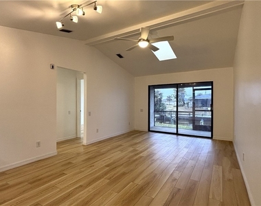 804 Mohawk Parkway - Photo Thumbnail 4
