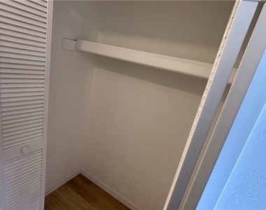 804 Mohawk Parkway - Photo Thumbnail 9