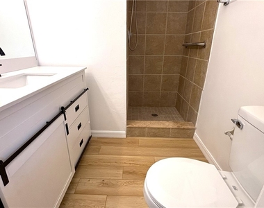 804 Mohawk Parkway - Photo Thumbnail 13