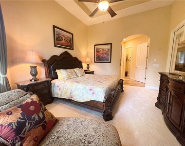 7302 Acorn Way - Photo Thumbnail 16