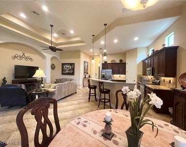 7302 Acorn Way - Photo Thumbnail 9