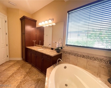 7302 Acorn Way - Photo Thumbnail 22