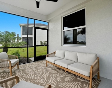 5667 Melbourne Ct - Photo Thumbnail 35