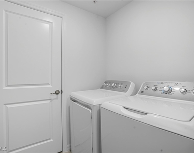 5667 Melbourne Ct - Photo Thumbnail 29