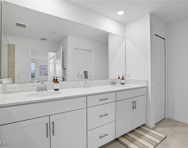 5667 Melbourne Ct - Photo Thumbnail 22