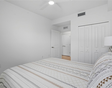 5667 Melbourne Ct - Photo Thumbnail 24