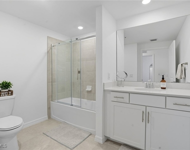 5667 Melbourne Ct - Photo Thumbnail 27