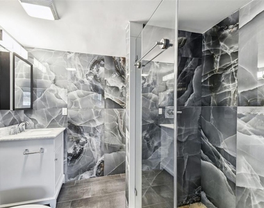 2942 W Bay Drive - Photo Thumbnail 22