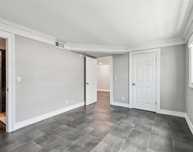 2942 W Bay Drive - Photo Thumbnail 26