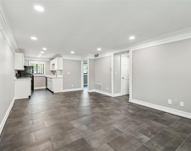 2942 W Bay Drive - Photo Thumbnail 7
