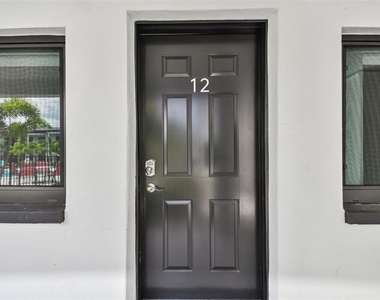 2942 W Bay Drive - Photo Thumbnail 2