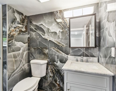 2942 W Bay Drive - Photo Thumbnail 21