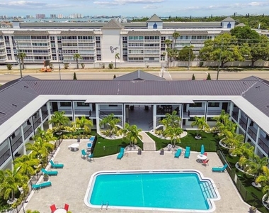2942 W Bay Drive - Photo Thumbnail 48
